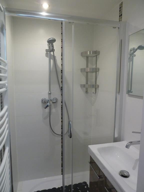 New 1 Bedroom Apt Place Garibaldi Nice Room photo