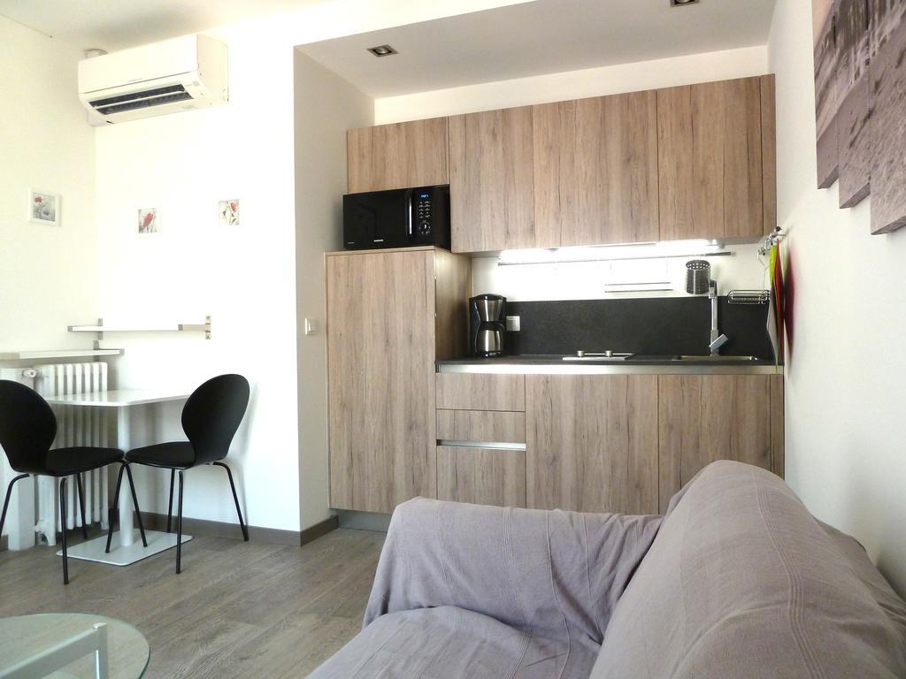 New 1 Bedroom Apt Place Garibaldi Nice Room photo
